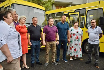 Для учнів: громадам Миколаївщини передали сім шкільних автобусів Для учнів: громадам Миколаївщини передали сім шкільних автобусів