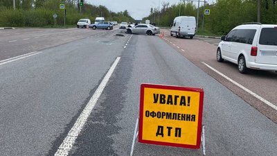 ДТП з потерпілими на Житомирщині: водіїв попереджають про ускладнений рух ДТП з потерпілими на Житомирщині: водіїв попереджають про ускладнений рух