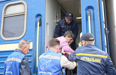 На Закарпаття прибув евакуаційний потяг з Дніпропетровщини На Закарпаття прибув евакуаційний потяг з Дніпропетровщини