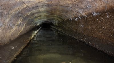 "Тут тече річка Млинівка": у Стрию досліджують підземний тунель часів Австро-Угорщини "Тут тече річка Млинівка": у Стрию досліджують підземний тунель часів Австро-Угорщини