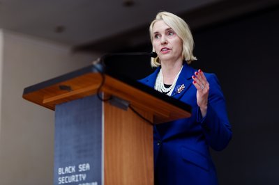 Посолка США в Україні Бріджит Брінк Посолка США в Україні Бріджит Брінк