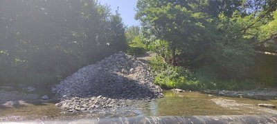 «Плануємо до кінця доби зробити»: на Закарпатті біля обваленого мосту зводять тимчасову переправу «Плануємо до кінця доби зробити»: на Закарпатті біля обваленого мосту зводять тимчасову переправу