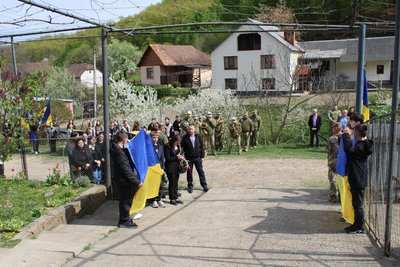 На Закарпатті попрощалися з полеглим захисником Віктором Шпиньовичем На Закарпатті попрощалися з полеглим захисником Віктором Шпиньовичем