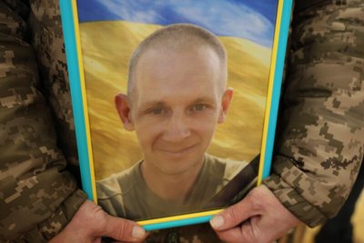 У Луцьку попрощалися з загиблими на війні Сергієм Терещенком і Петром Берлінцем У Луцьку попрощалися з загиблими на війні Сергієм Терещенком і Петром Берлінцем