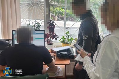 У Житомирі затримали лікаря, якого підозрюють у причетності до схеми оформлення інвалідності У Житомирі затримали лікаря, якого підозрюють у причетності до схеми оформлення інвалідності
