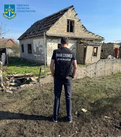 На Одещині збили один безпілотник, уламки пошкодили двір та лінію електропередач На Одещині збили один безпілотник, уламки пошкодили двір та лінію електропередач