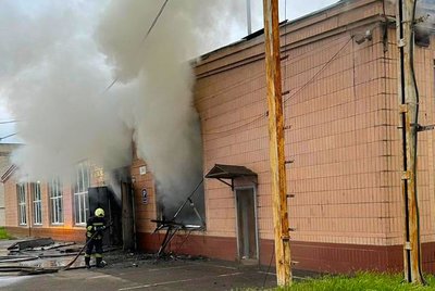 Гасили вісім спецмашин: у Черкасах сталася пожежа на підприємстві Гасили вісім спецмашин: у Черкасах сталася пожежа на підприємстві