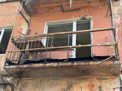 Пошкоджено будинки та авто, є травмовані: що відбувається на місці нічної атаки по Дніпру Пошкоджено будинки та авто, є травмовані: що відбувається на місці нічної атаки по Дніпру