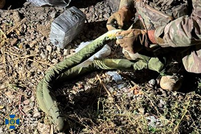 Вибухівка, яку знайшли у фігуранта справи про підготовку терактів у Харкові під час обшуку СБУ Вибухівка, яку знайшли у фігуранта справи про підготовку терактів у Харкові під час обшуку СБУ