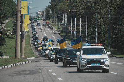 У Харкові відбувся автопробіг до Дня пам'яті загиблих захисників і захисниць 6 У Харкові відбувся автопробіг до Дня пам'яті загиблих захисників і захисниць 6