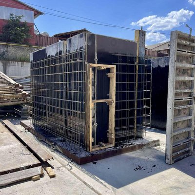 У Херсоні встановлять 10 укриттів у місцях найбільшого скупчення людей — Червоний Хрест У Херсоні встановлять 10 укриттів у місцях найбільшого скупчення людей — Червоний Хрест