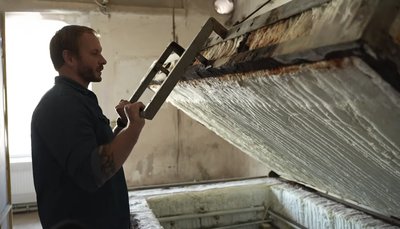 «Ми не маємо права опускати руки»: подружжя відновлює керамічну фабрику у Бібрці на Львівщині «Ми не маємо права опускати руки»: подружжя відновлює керамічну фабрику у Бібрці на Львівщині
