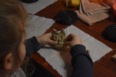 У Миколаєві ветерани взяли участь у майстер-класі з глини У Миколаєві ветерани взяли участь у майстер-класі з глини