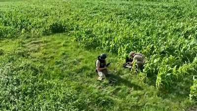 На Вінниччині вибухотехніки поліції підірвали знайдену в полі бойову частину БпЛА На Вінниччині вибухотехніки поліції підірвали знайдену в полі бойову частину БпЛА
