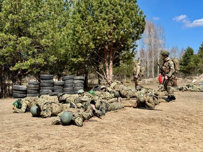 У тренувальному таборі 46 окремої аеромобільної бригади ДШВ відбувся інтенсив для цивільних У тренувальному таборі 46 окремої аеромобільної бригади ДШВ відбувся інтенсив для цивільних