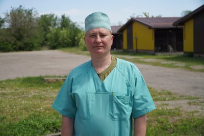 Ніж в оці та колоті рани тулуба. У Дніпрі на ринку знайшли двох поранених собак Ніж в оці та колоті рани тулуба. У Дніпрі на ринку знайшли двох поранених собак