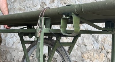 Рятують вдвічі швидше: боєць зі 128-ї бригади ТрО розробив конструкцію для евакуаційних нош Рятують вдвічі швидше: боєць зі 128-ї бригади ТрО розробив конструкцію для евакуаційних нош