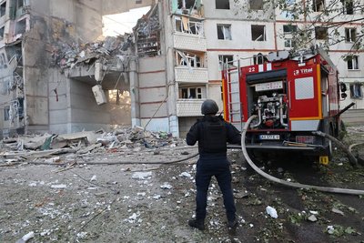 Влучання у будинок на вулиці Метробудівників у Харкові 24.09 Влучання у будинок на вулиці Метробудівників у Харкові 24.09