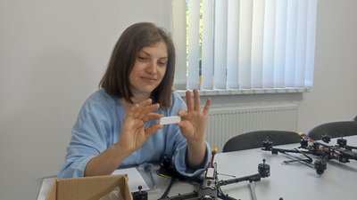 Волонтерка Ольга Цісаренко, дрони помсти Волонтерка Ольга Цісаренко, дрони помсти