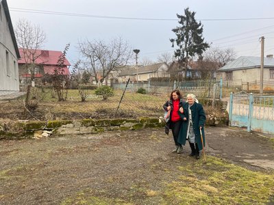 Каріна Бедковська, Ярослава Хархут, фільм Моя Озерна, Озерна, життя в селі Каріна Бедковська, Ярослава Хархут, фільм Моя Озерна, Озерна, життя в селі