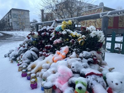 Вивозять речі та шукають тварин: що відбувається на місці влучання ракети по будинку у Полтаві Вивозять речі та шукають тварин: що відбувається на місці влучання ракети по будинку у Полтаві