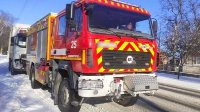 На Кіровоградщині за добу рятувальники витягли з кюветів чотири машини На Кіровоградщині за добу рятувальники витягли з кюветів чотири машини