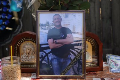 “Він пішов тому, що це треба”. В Охтирці поховали Олександра Федоренка