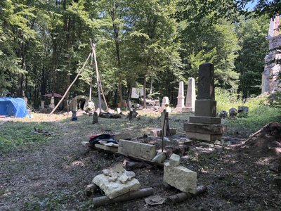 Реставрація надгробків у Закладі Реставрація надгробків у Закладі