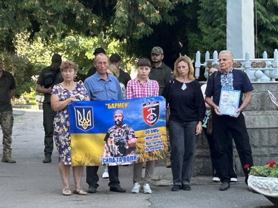Прапор Надії: у Черкасах та Золотоноші підняли стяг на честь полонених та зниклих безвісти Прапор Надії: у Черкасах та Золотоноші підняли стяг на честь полонених та зниклих безвісти