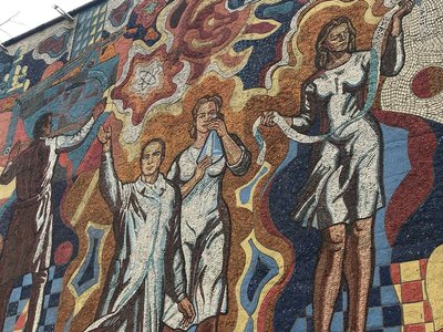Мозаїчне панно на фасаді "Житомирської політехніки": історія та значення Мозаїчне панно на фасаді "Житомирської політехніки": історія та значення