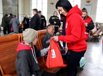 На Житомирщину прибув ще один потяг із евакуйованими жителями Донеччини