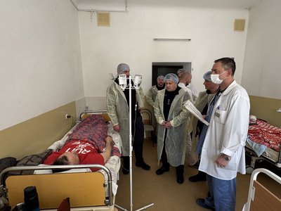 У лікарні Полтави двоє поранених рятувальників залишаються у тяжкому стані У лікарні Полтави двоє поранених рятувальників залишаються у тяжкому стані
