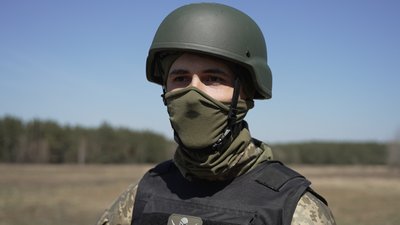 За 120 секунд мають влучити у ціль: як на Чернігівщині навчаються майбутні марксмени