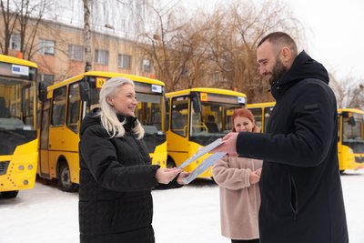 8 інклюзивних шкільних автобусів передали п’яти громадам на Вінниччині 8 інклюзивних шкільних автобусів передали п’яти громадам на Вінниччині