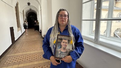 "Щоб імена наших героїв жили вічно": в Ужгороді представили проєкт "Віртуальна алея пам’яті" "Щоб імена наших героїв жили вічно": в Ужгороді представили проєкт "Віртуальна алея пам’яті"