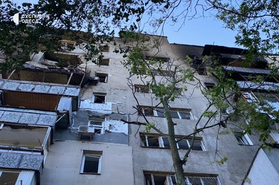 "Бабусю привалило камінням": рідні загиблої — про дронову атаку на багатоповерхівку в Одесі "Бабусю привалило камінням": рідні загиблої — про дронову атаку на багатоповерхівку в Одесі