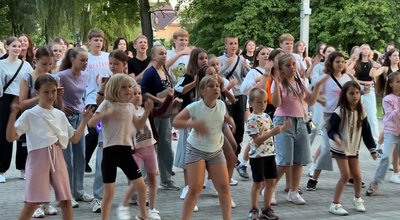 Фінал літнього танцювального змагання серед молоді провели у селищі на Рівненщині Фінал літнього танцювального змагання серед молоді провели у селищі на Рівненщині