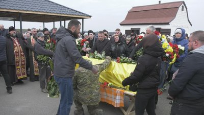 На щиті": на Черкащині поховали полеглого на Донеччині 26-річного захисника На щиті": на Черкащині поховали полеглого на Донеччині 26-річного захисника