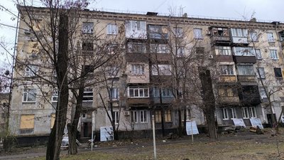 У Кривому Розі жителі, чиї будинки двічі були пошкоджені ракетними ударами, понад місяць чекають ремонту У Кривому Розі жителі, чиї будинки двічі були пошкоджені ракетними ударами, понад місяць чекають ремонту