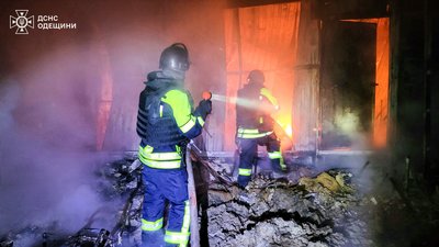 РФ атакувала Одещину: є руйнування, загибла та поранені РФ атакувала Одещину: є руйнування, загибла та поранені