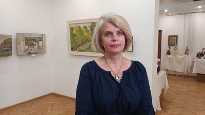Заступниця директора обласного художнього музею Ольга Ваврик, художник Іван Хворостецький Заступниця директора обласного художнього музею Ольга Ваврик, художник Іван Хворостецький