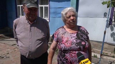 Жителі прикордонного села Вороб'ївка на Чернігівщині Микола та Тетяна Сигути Жителі прикордонного села Вороб'ївка на Чернігівщині Микола та Тетяна Сигути