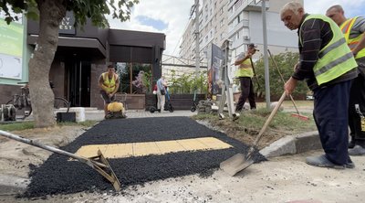 Без барʼєрів: в одному з міст Черкащини облаштовують спуски з тротуарів Без барʼєрів: в одному з міст Черкащини облаштовують спуски з тротуарів