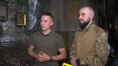 Врятували військовослужбовці: у Гарнізонному храмі можна побачити ікони з Бахмута Врятували військовослужбовці: у Гарнізонному храмі можна побачити ікони з Бахмута
