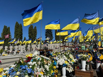 пантеон героїв, микулинецький цвинтар пантеон героїв, микулинецький цвинтар