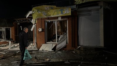 У Миколаєві внаслідок російської атаки поранені люди, загинула жінка У Миколаєві внаслідок російської атаки поранені люди, загинула жінка