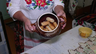 "Косяки" з часником та потравка: як на Рівненщині готують традиційні страви "Косяки" з часником та потравка: як на Рівненщині готують традиційні страви