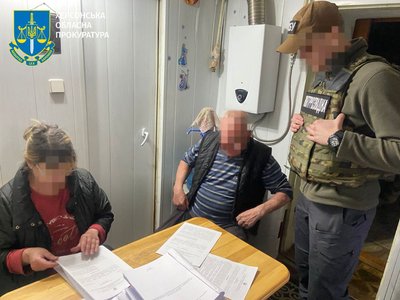 Затримали трьох "керівників підрозділів" окупаційного "Херсонського облцентру гігієни та епідеміології" – прокуратура Затримали трьох "керівників підрозділів" окупаційного "Херсонського облцентру гігієни та епідеміології" – прокуратура