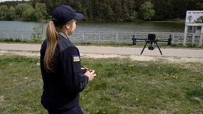 "Раніше взували чоботи і йшли розвідувати, а зараз — все швидше": рятувальниця ДСНС Чернігівщини про роботу дронів "Раніше взували чоботи і йшли розвідувати, а зараз — все швидше": рятувальниця ДСНС Чернігівщини про роботу дронів