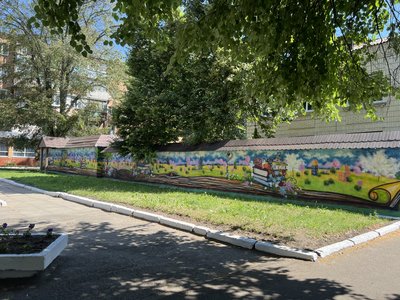Вихованці художніх студій розмалювали автобусні зупинки у Роменській громаді Вихованці художніх студій розмалювали автобусні зупинки у Роменській громаді